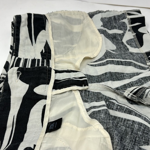 Express Design Studio Dress Shorts Women’s Size 0 Black/White Zebra Animal Print - Picture 7 of 11